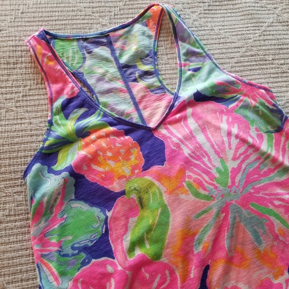 Lilly Pulitzer Tops - Lilly Pulitzer Luxletic print tank top medium
